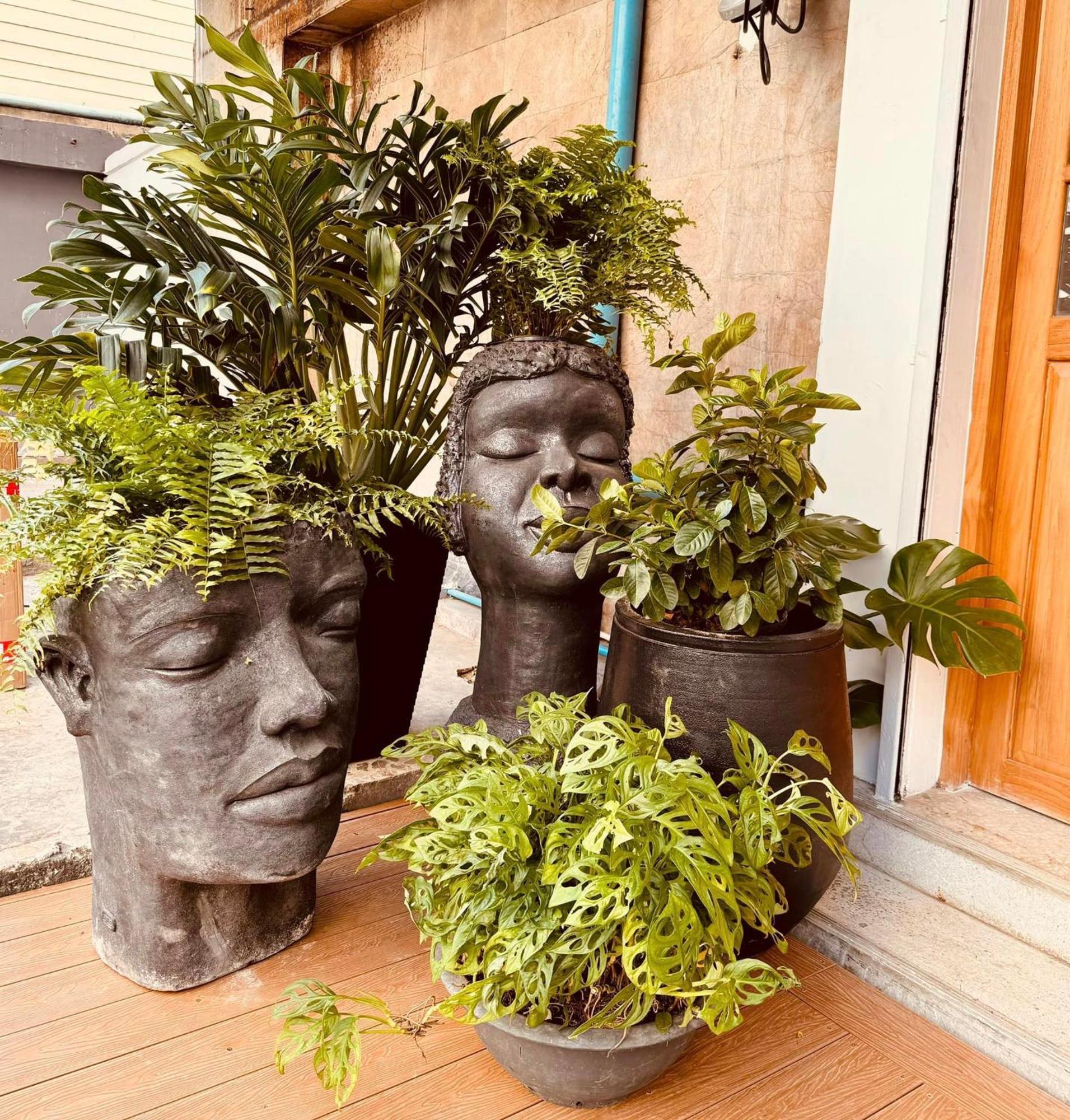 Unplugged @ Bangrak Hostel Bangkok Exterior photo