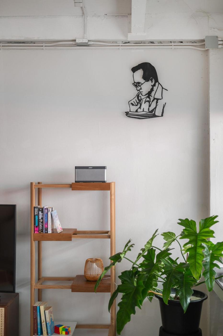Unplugged @ Bangrak Hostel Bangkok Exterior photo